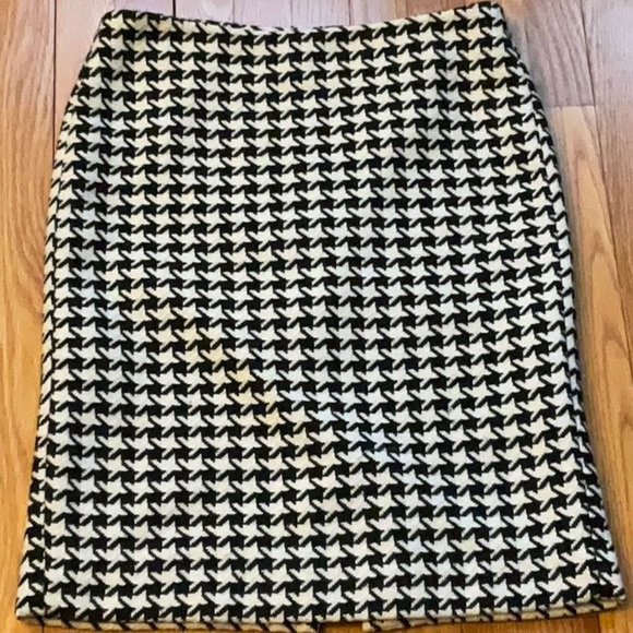 Talbots Dresses & Skirts - Talbots EXCELLENT CONDITION Skirt size 8